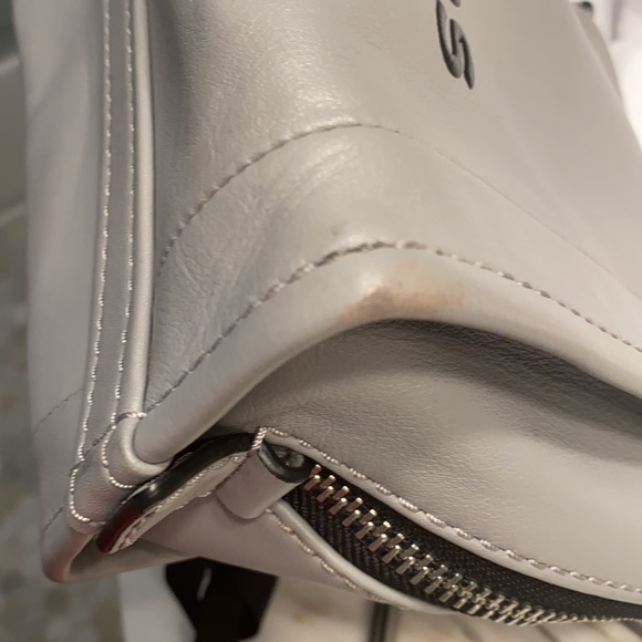 Authentic Marc Jacobs Logo handbag - Picture 5 of 8